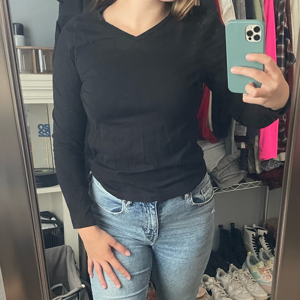 Simple black long sleeve v-neck